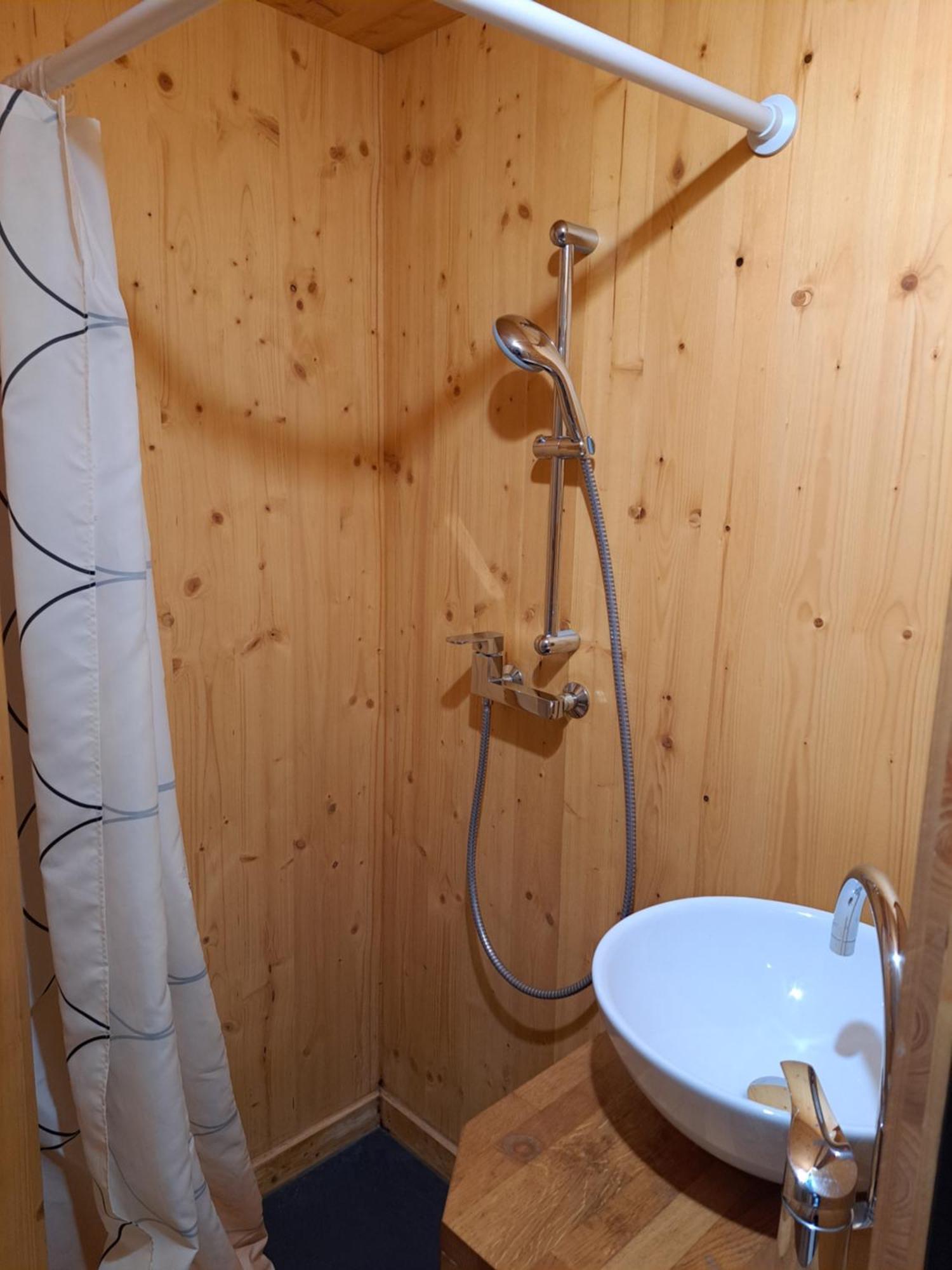 Studio Meuble Proche Conseil Departemental Du Jura Lons-le-Saunier Ngoại thất bức ảnh