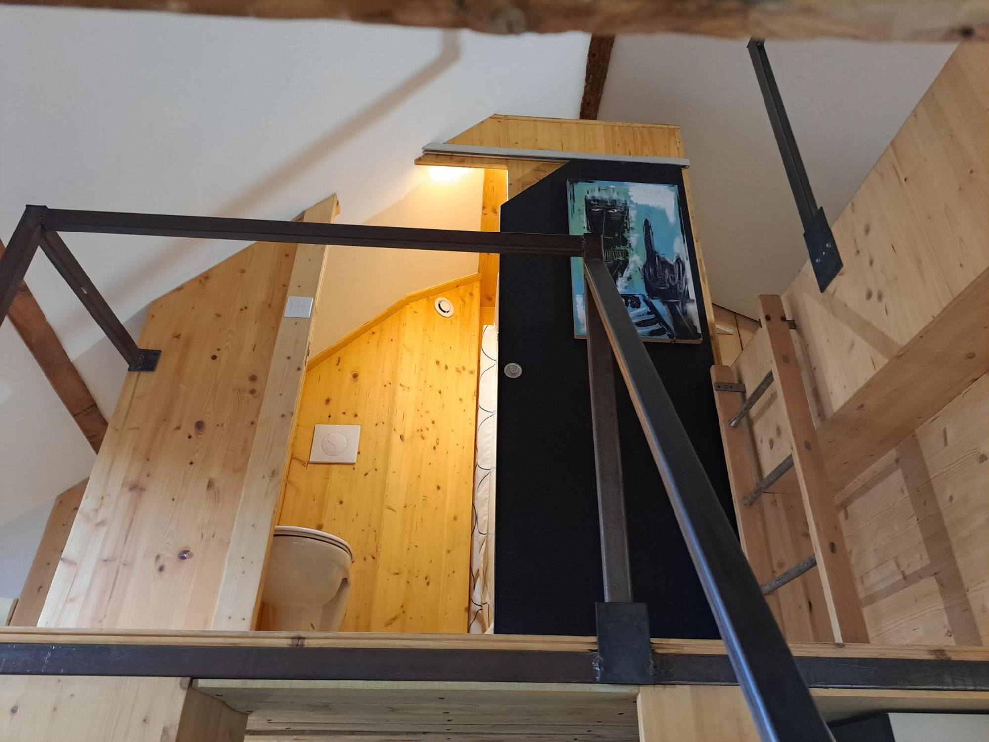 Studio Meuble Proche Conseil Departemental Du Jura Lons-le-Saunier Ngoại thất bức ảnh